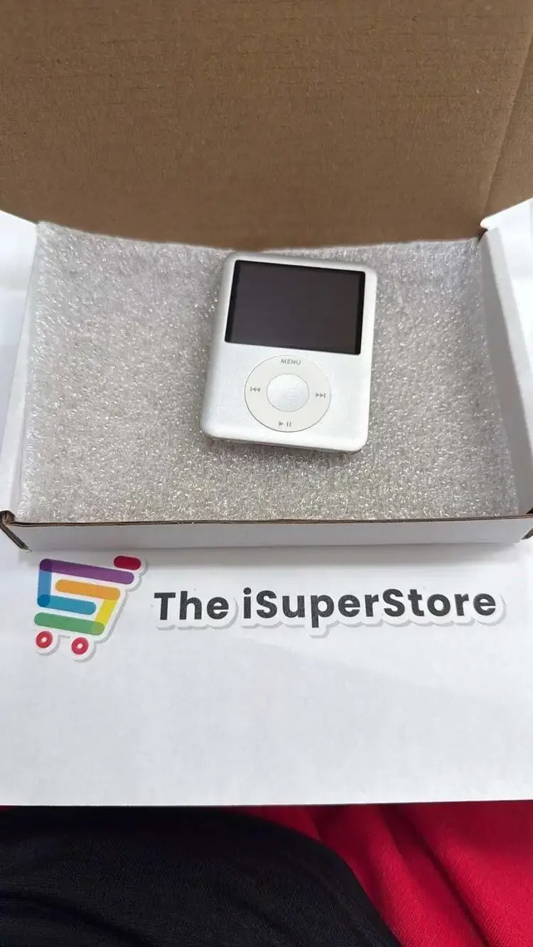 Refurbished Apple iPod Nano 3rd Gen 8GB Silver- Mint  + 1 YR CPS Warranty